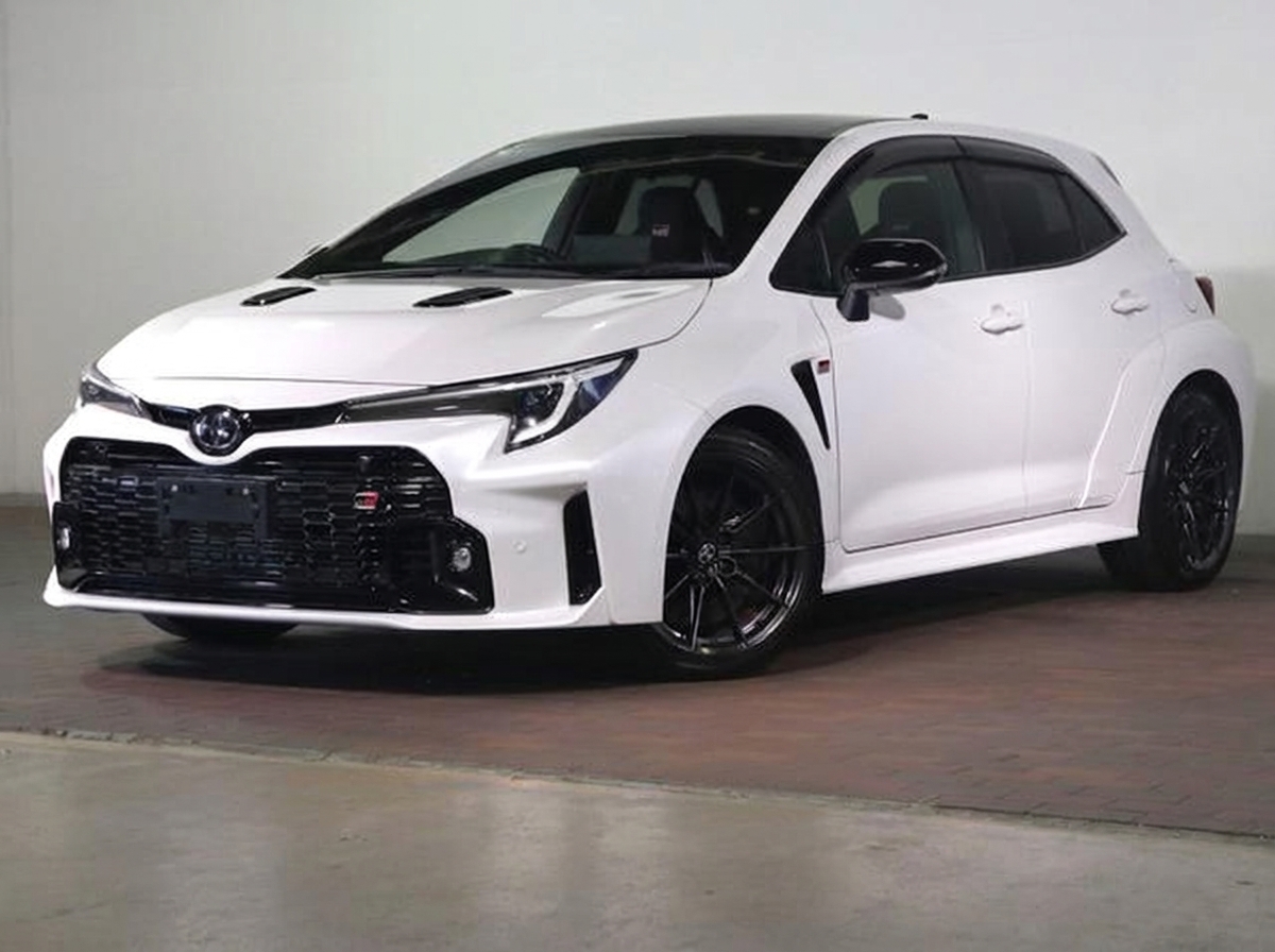 2023 Toyota GR Corolla 1.6L Turbo Gasoline 4WD Manual – Pearl White II (29,360 km)